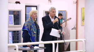 Директор галереи и Елена Краснощёкова